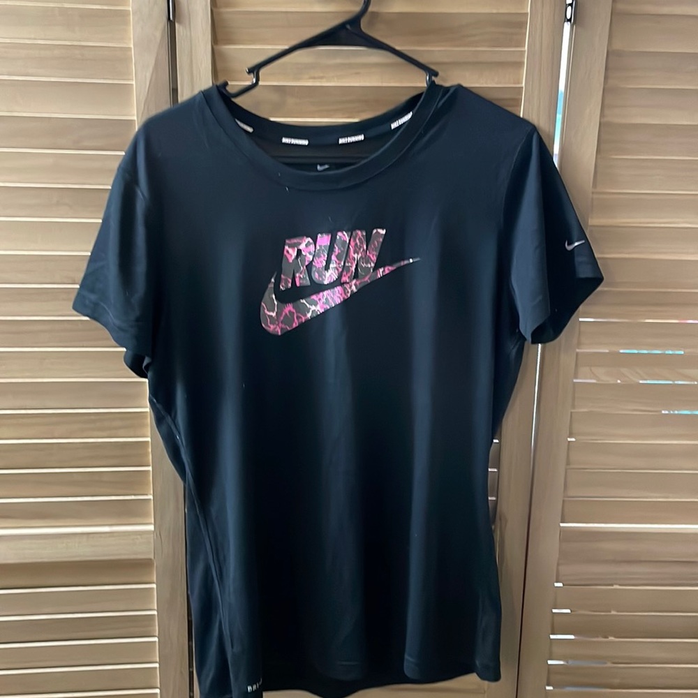 Athletic tops